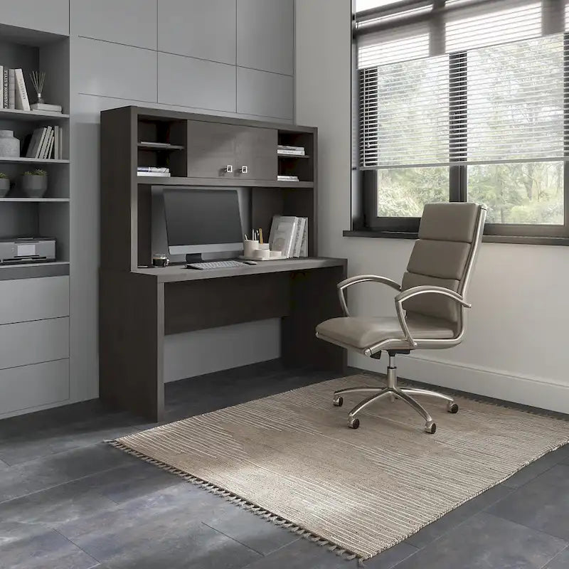 Bureau avec étagère