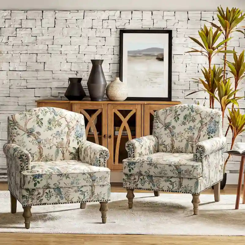 Fauteuil de ferme clouté avec accoudoirs roulés