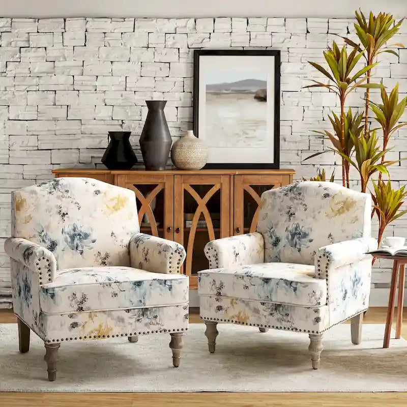 Fauteuil de ferme clouté avec accoudoirs roulés