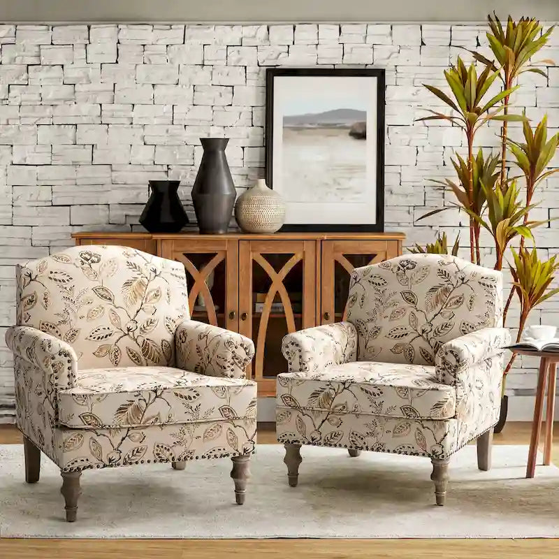 Fauteuil de ferme clouté avec accoudoirs roulés