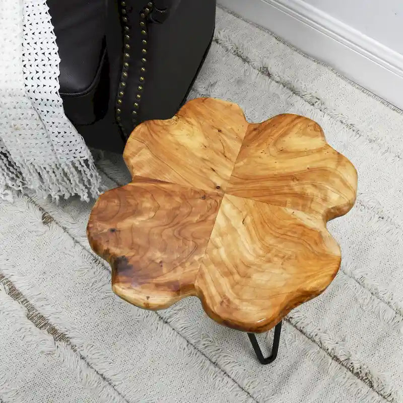 Table basse en bois à bords bruts 4 panneaux avec pieds épingles