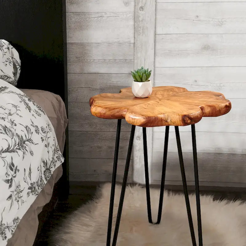 Table basse en bois à bords bruts 4 panneaux avec pieds épingles