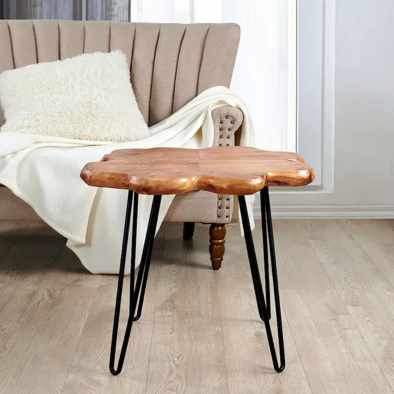Table basse en bois à bords bruts 4 panneaux avec pieds épingles