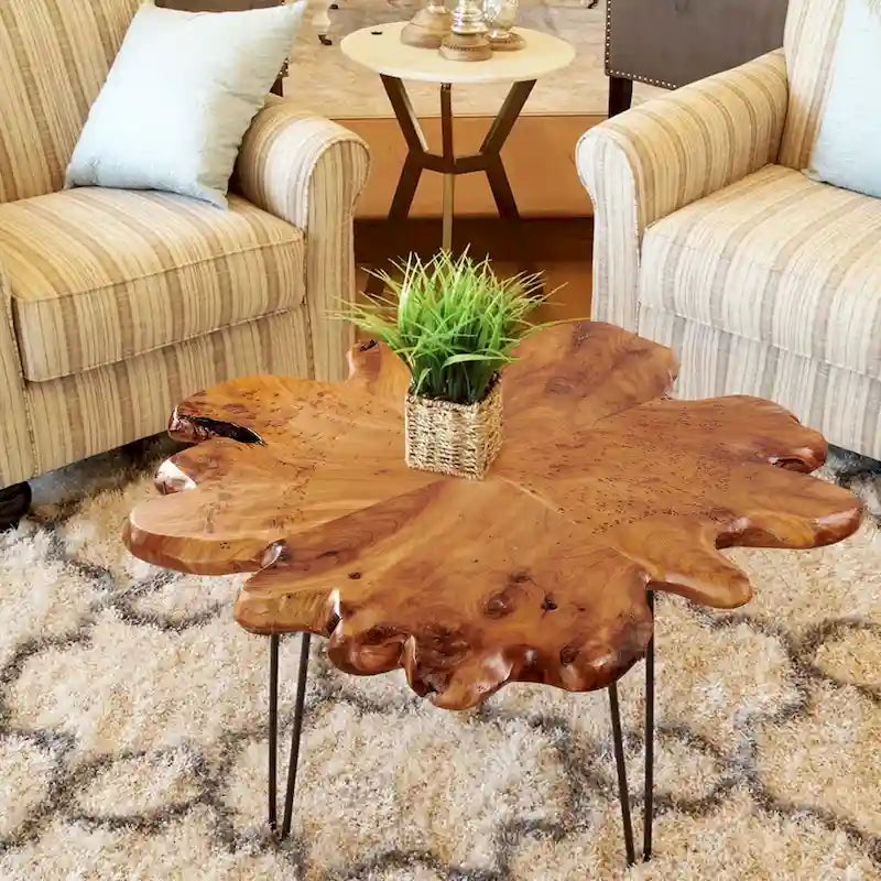 Table basse en bois à bords bruts 4 panneaux avec pieds épingles