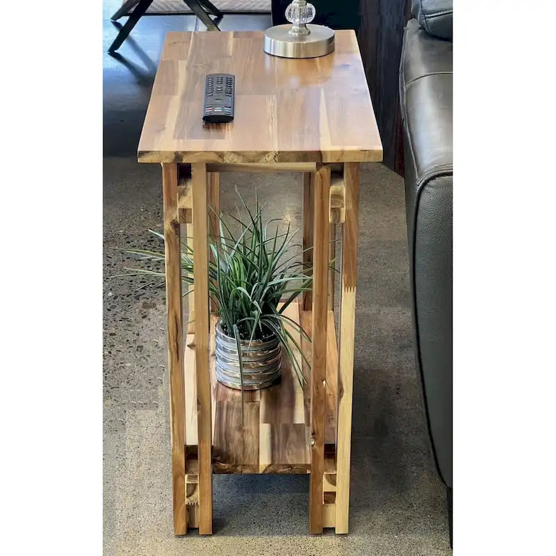Table inclinable architecturale en bois d'acacia avec étagère